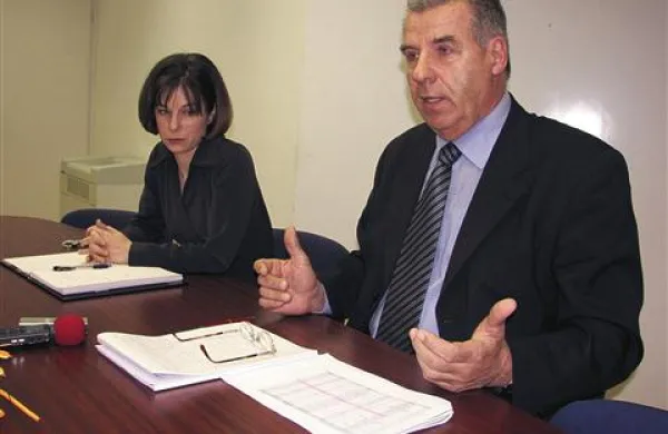    Direktorja ZDI Marko Hvala in Urška Močnik sta napovedala, da se zavodu obetajo boljši časi,  in obenem  napovedala odstop 