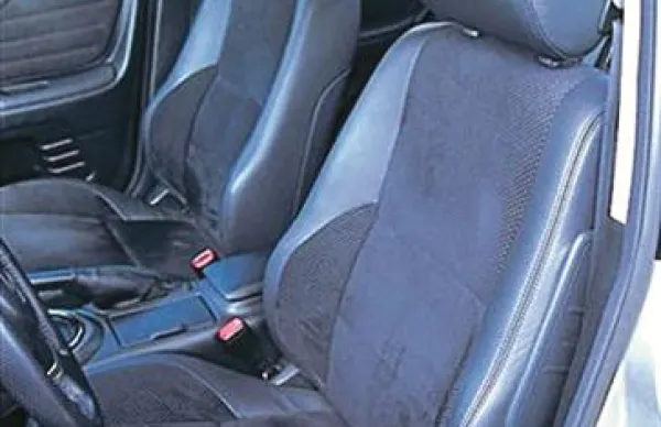 27-letni lastnik avtomobila iz Strunjana je ostal tudi brez prednjih avtomobilskih sedežev.