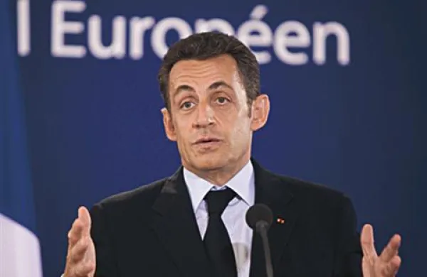 Danes in jutri se bo Borut Pahor mudil na uradnem obisku v Parizu.