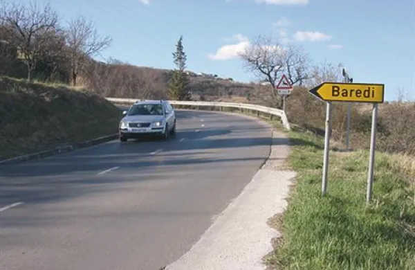 Na cesti med Izolo in Baredi je voznik iz Kort trčil v sovaščana