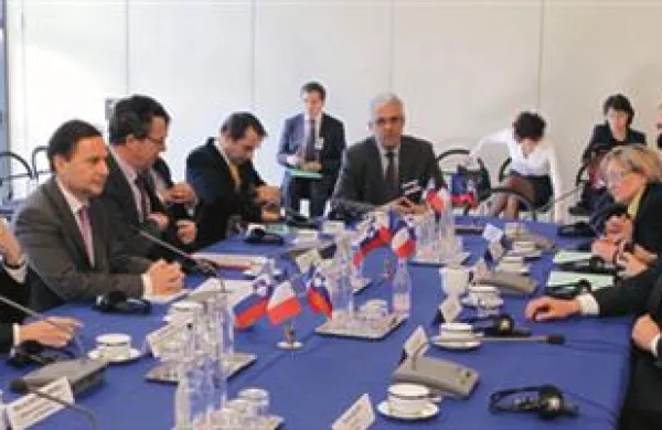 V Franciji naj bi se zanimali za investicije v slovenske železnice, energetiko in bančni sektor.  