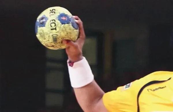 Danes zvečer se bo slovenska moška rokometna reprezentanca v Stožicah borila za tretjo zmago v  kvalifikacijah za nastop na evropskem prvenstvu v Srbiji leta 2012.   