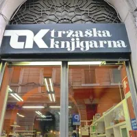 Vhod v Tržaško knjigarno na Ulici sv. Frančiška v Trstu