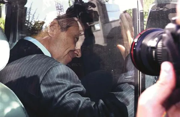 Zaradi kaznivih dejanj, ki jih je Srečko Prijatelj zagrešil  po presoji senatov okrožnega in višjega  sodišča, ga čakajo še tri leta zapora. Od njegove aretacije, po kateri je pristal v priporu, je v začetku tedna minilo natanko leto dni. 