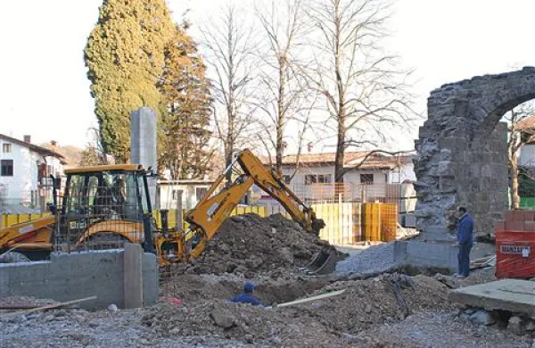 Največja letošnja  naložba je  gradnja prizidka k šoli in vrtcu na Vogrskem. 