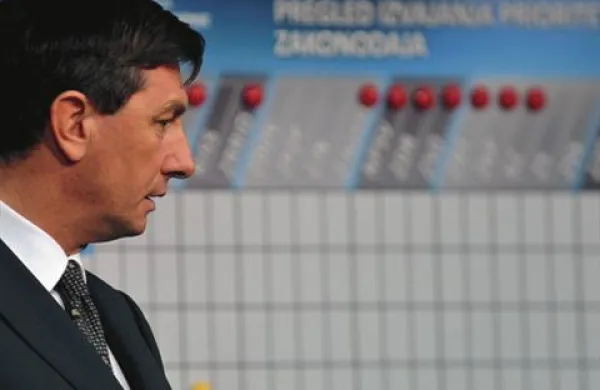 Borut Pahor verjame, da se bodo slovenski volilci odločili za pokojninsko reformo, saj po njegovih besedah ima Slovenija eno najbolj zaskrbljujočih demografskih gibanj.