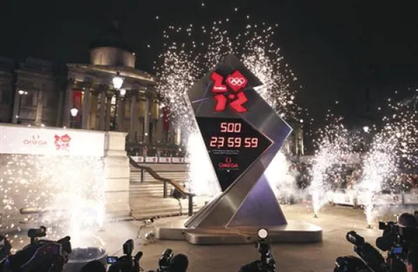 Prireditelji olimpijskih iger leta 2012 v Londonu so na slovitem trgu Trafalgar Square odkrili uro, ki bo odštevala 500 dni do začetka iger