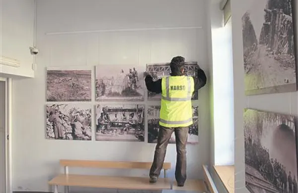 V  Parku vojaške zgodovine postavljajo razstavo fotografij z naslovom Rojstvo Slovenije