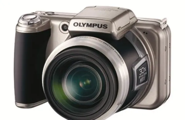 Olympus SP800UZ ponuja kar 30-kratni zoom