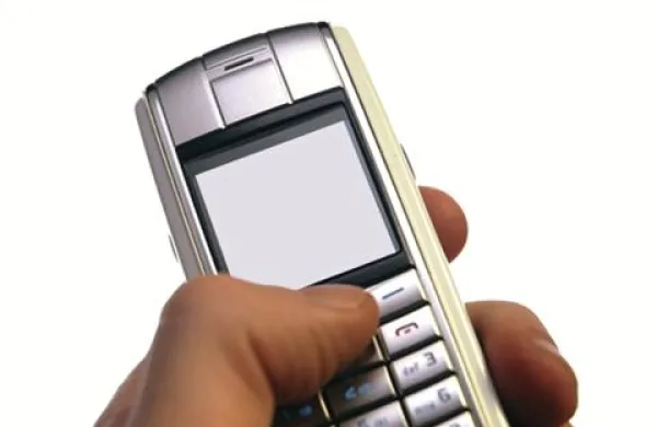 27-letnik je dekletu pošiljal sms sporočila, v katerih ji je grozil, da jo bo pretepel, če ne bo več z njim. 