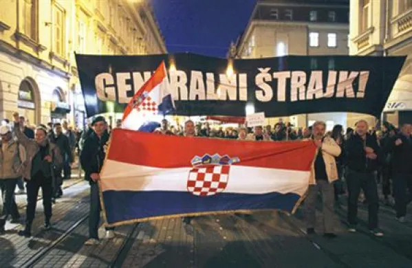 Ponedeljkov protivladni protest na Hrvaškem s pozivom k splošni stavki. Za soboto so protestniki napovedali proteste v kar 15 hrvaških mestih. 