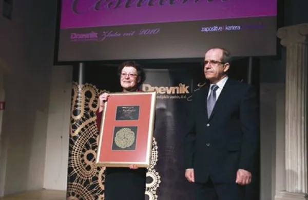 Direktorica SAOP Sonja Šinigoj in minister za delo Ivan Svetlik na podelitvi priznanj Zlata nit 2010.