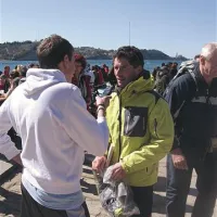 Blaž Maljevac (levo) je z zmagovalcem Boštjanom Hrovatom na cilju opravil še drugi del pogovora za Radio Koper