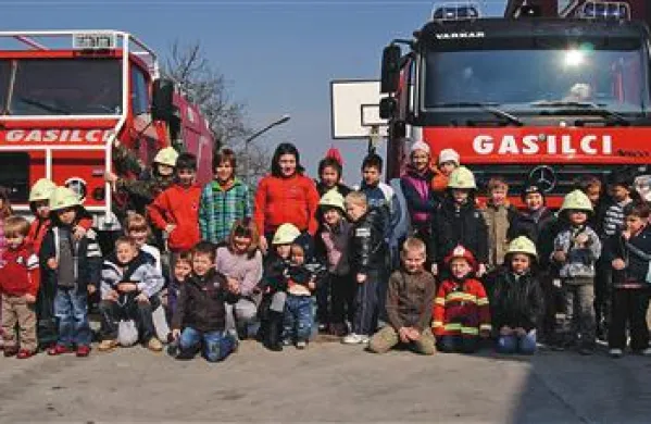 Znova otro&scaron;ki živžav na dvori&scaron;ču gasilskega dru&scaron;tva