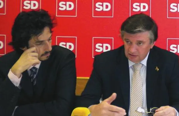 Luka Juri in Marjan Križman se zavzemata za čimprejšnji razpis volitev v Kopru. 