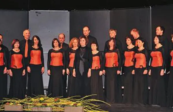 Komorni zbor Musica Viva z zborovodkinjo Eriko Bizjak  na letošnji področni reviji  
