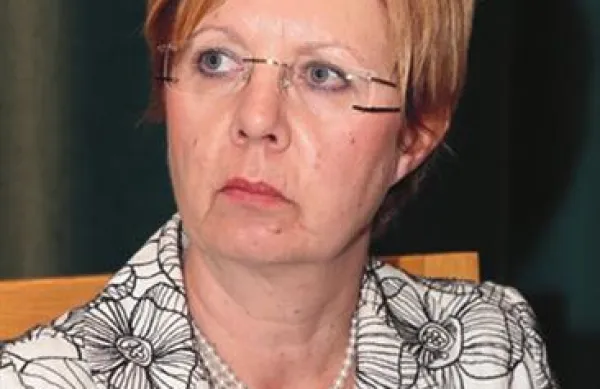 Predsednica sveta zavoda Elvira Šušmelj je obsodila anonimne ovadbe Silvana Sakside.
