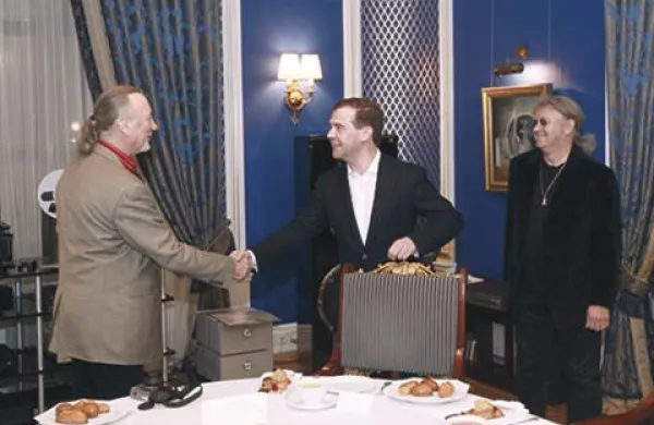 Deep Purple so najljubša skupina ruskega predsednika od njegovega 12. leta.