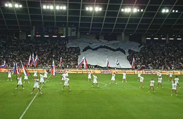 Slovenska nogometna reprezentanca se bo jutri v Stožicah pomerila z Italijani.  