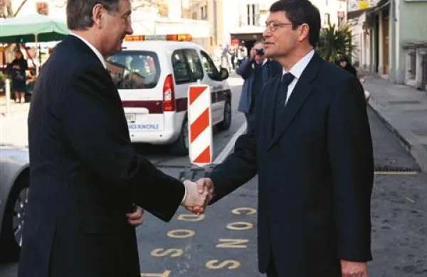 Predsednik države Danilo Türk in izolski župan Igor Kolenc.  