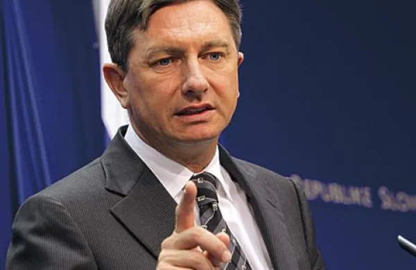 Premier Pahor je danes izjavil, da slovenska vlada ne namerava poslati slovenskih vojakov na libijska tla.   
