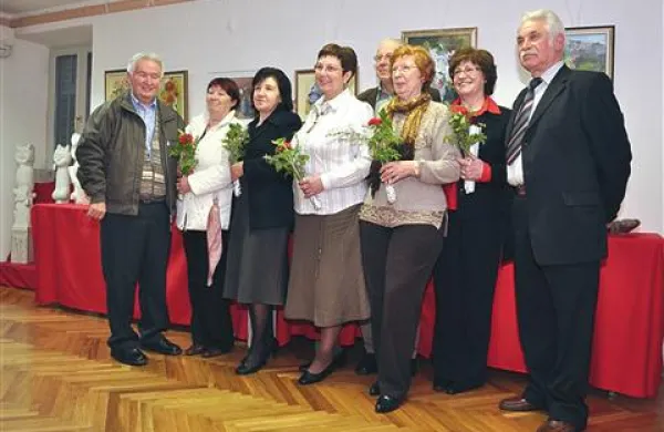 V galeriji Učilna se hkrati  predstavljata kipar in slikar