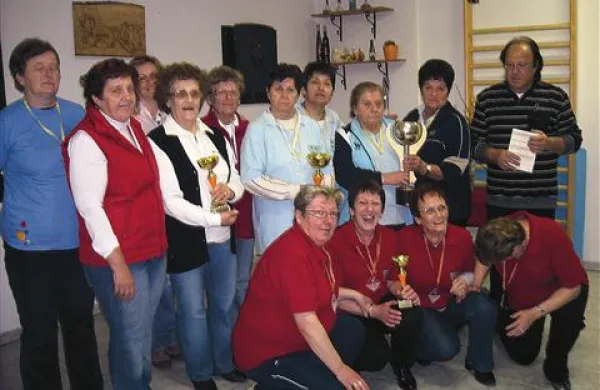 Prehodni pokal so osvojile domače upokojenke