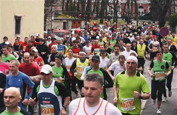 Letošnjega kraškega maratona se je udeležilo rekordnih 2730 tekačev
