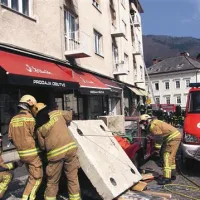 Izpod ruševin so prihajali klici “pomahajte, na pamuč” 