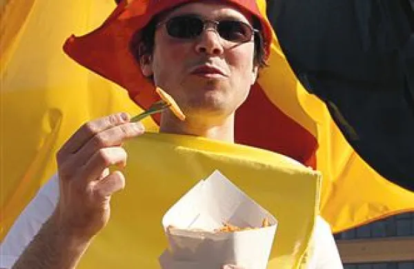 Danes so bili v Belgiji številni protesti proti maratonski vladni krizi, poimenovani revolucija ocvrtega krompirja.