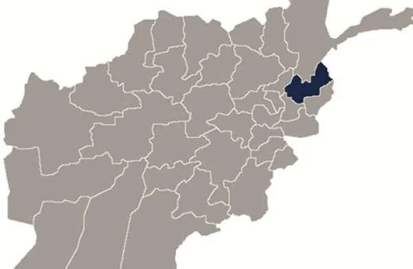 Talibani in druge uporniške skupine nadzorujejo velik del province Nuristan (na zemljevidu označena z modro barvno). 