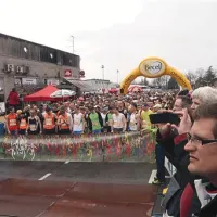 Še nekaj sekund in po sežanskih ulicah se bo razlila povodenj tekačev