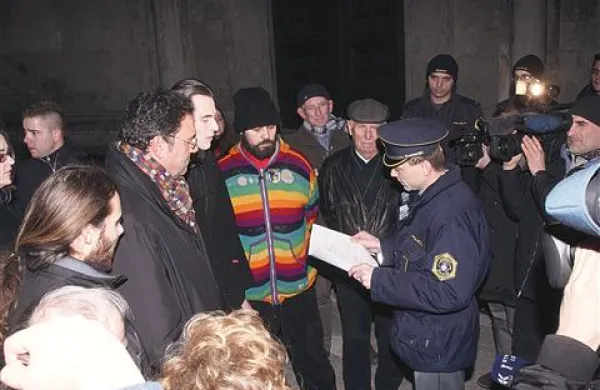 Miren shod za odprtje elitne koprske kavarne so obiskali tudi policisti