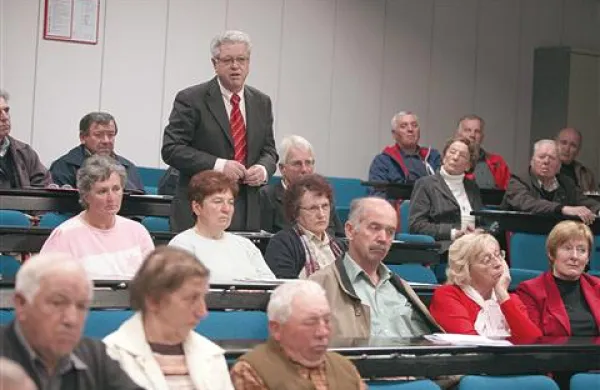 Med člani ZB je zaradi starosti vedno manj borcev, ki so delovali med vojno, za ohranjanje vrednot NOB pa skrbi vse več mladih članov 