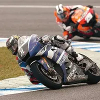 Jorge Lorenzo pred  Danijem Pedroso 