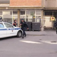 Ob zaslišanjih  na policijski postaji in na sodišču so veljali izjemno strogi varnostni ukrepi, verjetno bo tako tudi ob sojenju