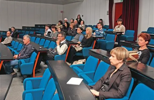 Mlajši odrasli na Krasu imajo višjo izobrazbo in nižjo brezposelnost, kot je povprečje EU