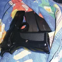 Policist je pri 28-letnem državljanu Hrvaške našel pištolo z naboji. 