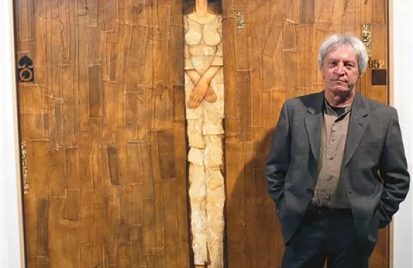 Rudi Skočir ostaja zvest ženski figuri.