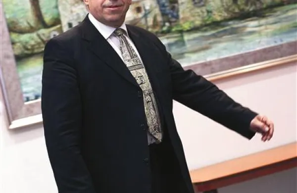 Borut Brezovar naj bi svetoval in predaval tudi tistim, ki jih je nadziral inšpektorat za delo. 