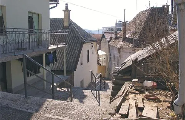 V Majlontu, najstarejšem delu Postojne, bodo začeli z obnovo javnih površin in komunalne infrastrukture.