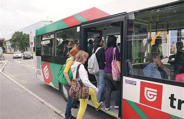 Avtobusi niso vedno polni potnikov.