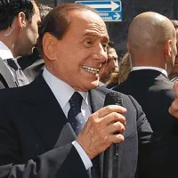 Berlusconi naj bi bil tihi družbenik podjetij Franka Agrame, ki je deloval kot posrednik pri prodaji televizijskih in hollywoodskih filmskih pravic.