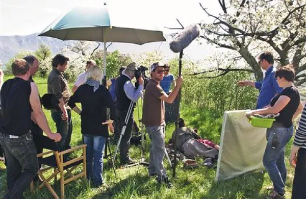Snemanje Vandime se je začelo z ljubezenskim prizorom pod cvetočo češnjo
