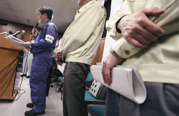 Na Japonskem so stopnjo nesreče v Fukušimi dvignili na najvišjo, sedmo stopnjo. 