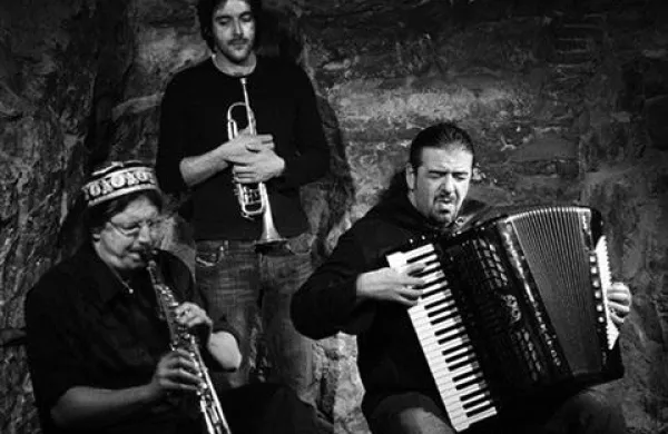 Etnoploč trio