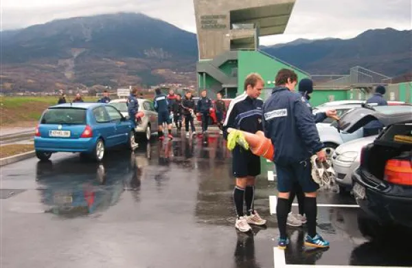 Ali bodo morali nogometaši Primorja svojo opremo pospraviti  predčasno?