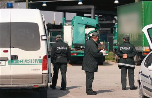 Koprski cariniki so  sumljive posle zaznali novembra 2008. Obsežno kriminalistično preiskavo, v kateri so ves čas sodelovali tudi predstavniki carine, so zaradi mednarodne razsežnosti končali po dveh letih. (Fotografija je simbolična) 