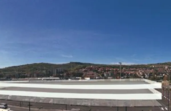  Nad ploščadjo ob stadionu bi po zamislih Oljke morala zrasti takšna garaža.