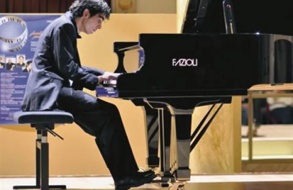 Pianist Giuseppe Guarrera bo drevi v Gorici odprl koncertni niz Snovanja. 